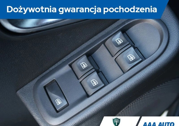 Dacia Duster cena 50000 przebieg: 56425, rok produkcji 2017 z Wschowa małe 211